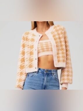 Cropped Houndstooth Knit Cardigan